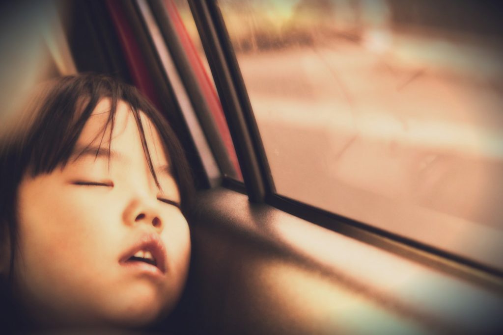 車で子供が寝る理由についてをご紹介します イミペディア